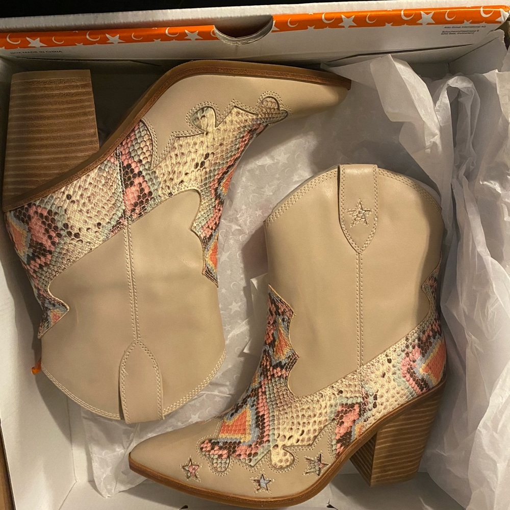Brand new Aldo western booties.